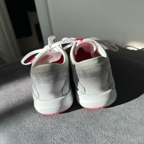 Nike white running sneakers size 38 ( USA 7) - Picture 6 of 6